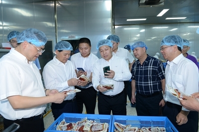 省市場監(jiān)管局黨委書記、局長章根明一行蒞臨我縣開展市場調(diào)研工作